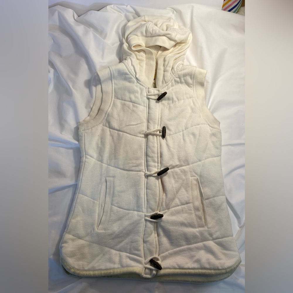 Roxy hooded Ivory Vest  medium EUC with zipper